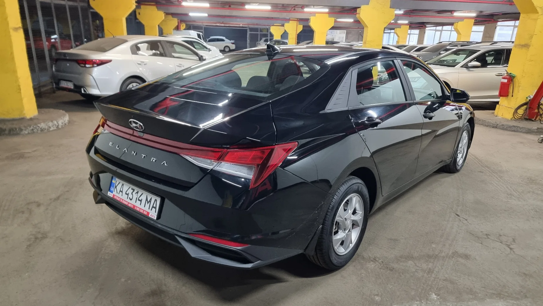 Hyundai Elantra photo